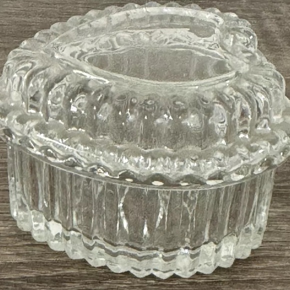 Vintage HOMCO Trinket Jewelry Box Heart-Shaped Cut Glass With Lid Romantic - Picture 3 of 12